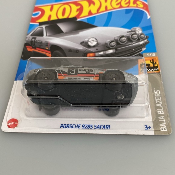 Hot Wheels Porsche 928S Safari - Picture 2 of 3